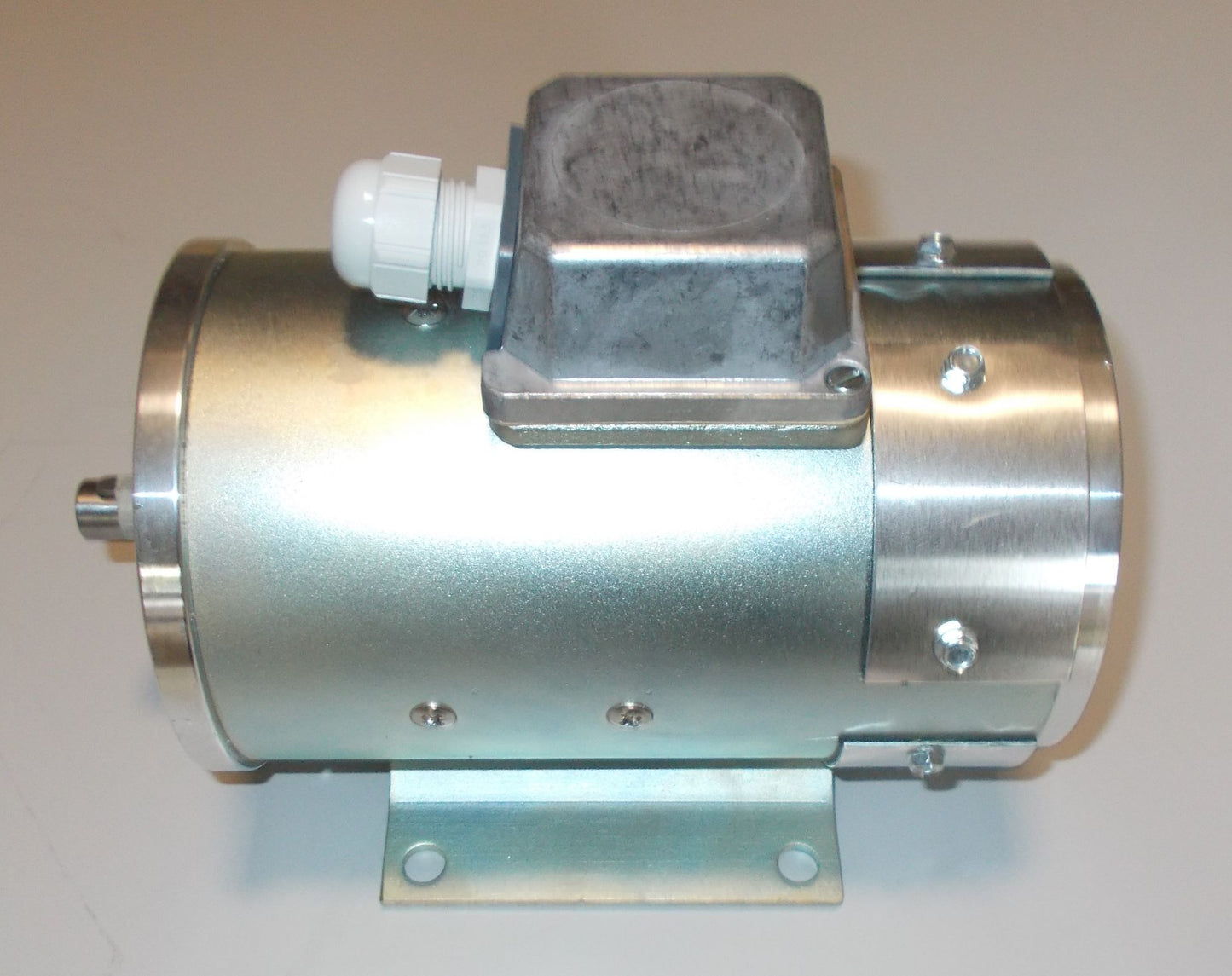 Quiet and Vibration-Free 370W Electric Motor (3000rpm)