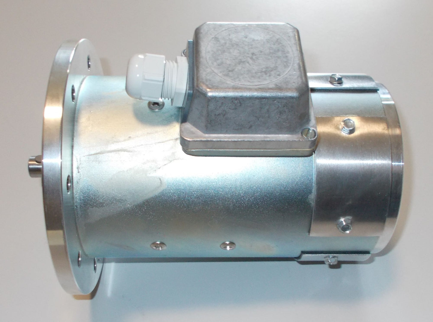 Quiet and Vibration-Free 370W Electric Motor (3000rpm)
