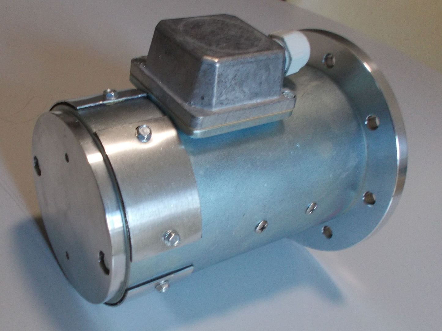 Quiet and Vibration-Free 370W Electric Motor (3000rpm)