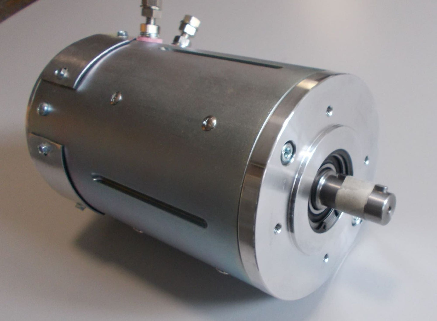 Quiet and Vibration-Free 1500W Electric Motor (3000rpm)